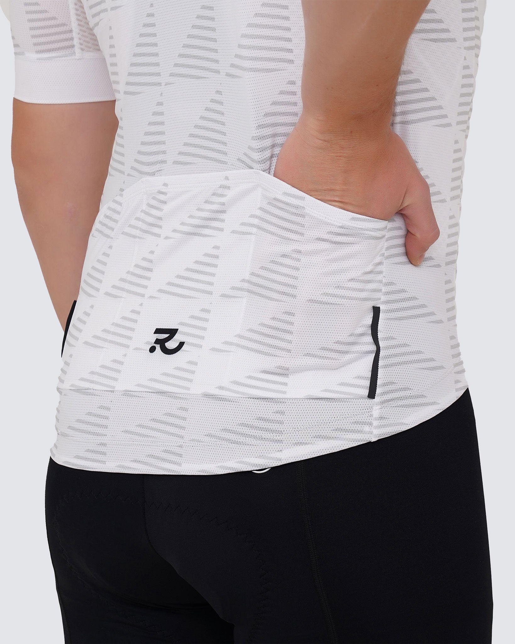 white jersey close up to 3 rear pockets