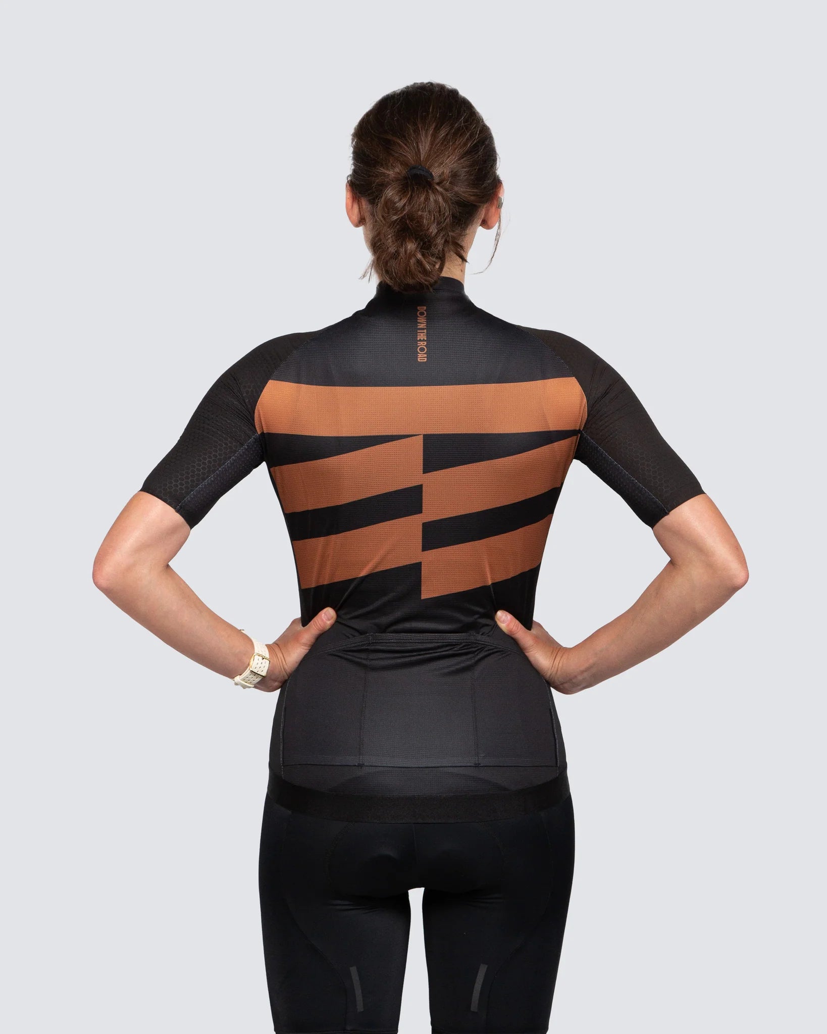 back view of breakway black cycling jersey