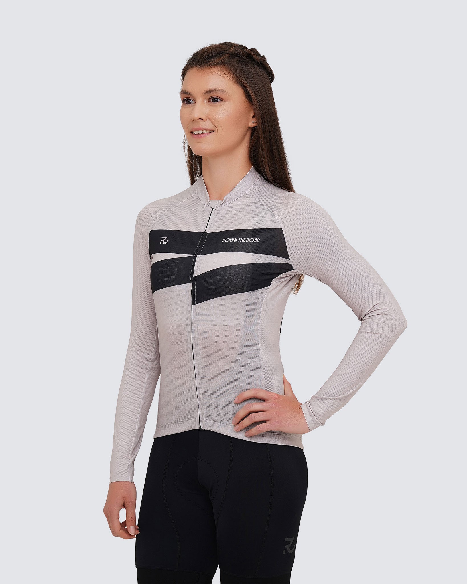 woman wearing grey long sleeve jersey