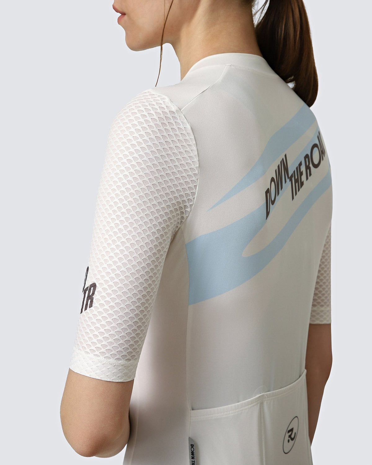Women's Motion cycling jersey in Beige and Blue, sleeve detail