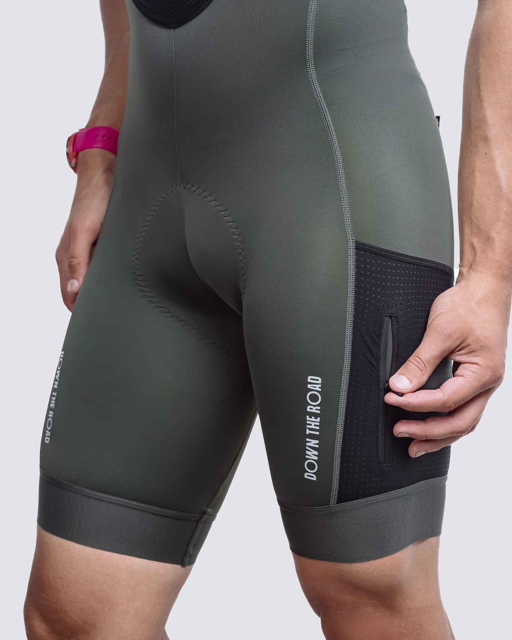 pocket with zipper in green cycling cargo bibs