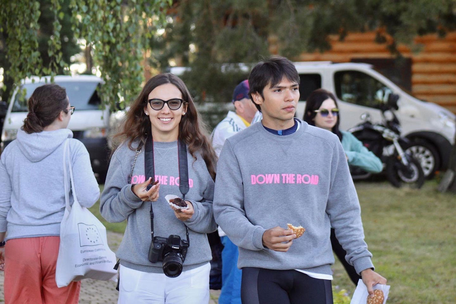 couple watching an ironman race