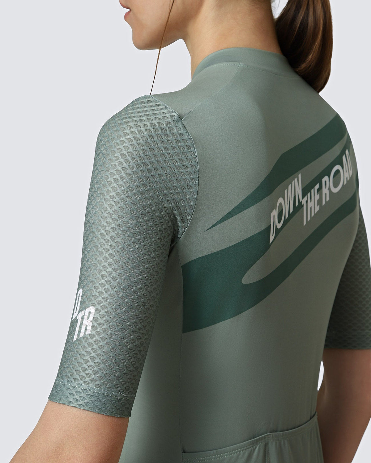 Women's Motion cycling jersey in Moss Green, sleeve detail