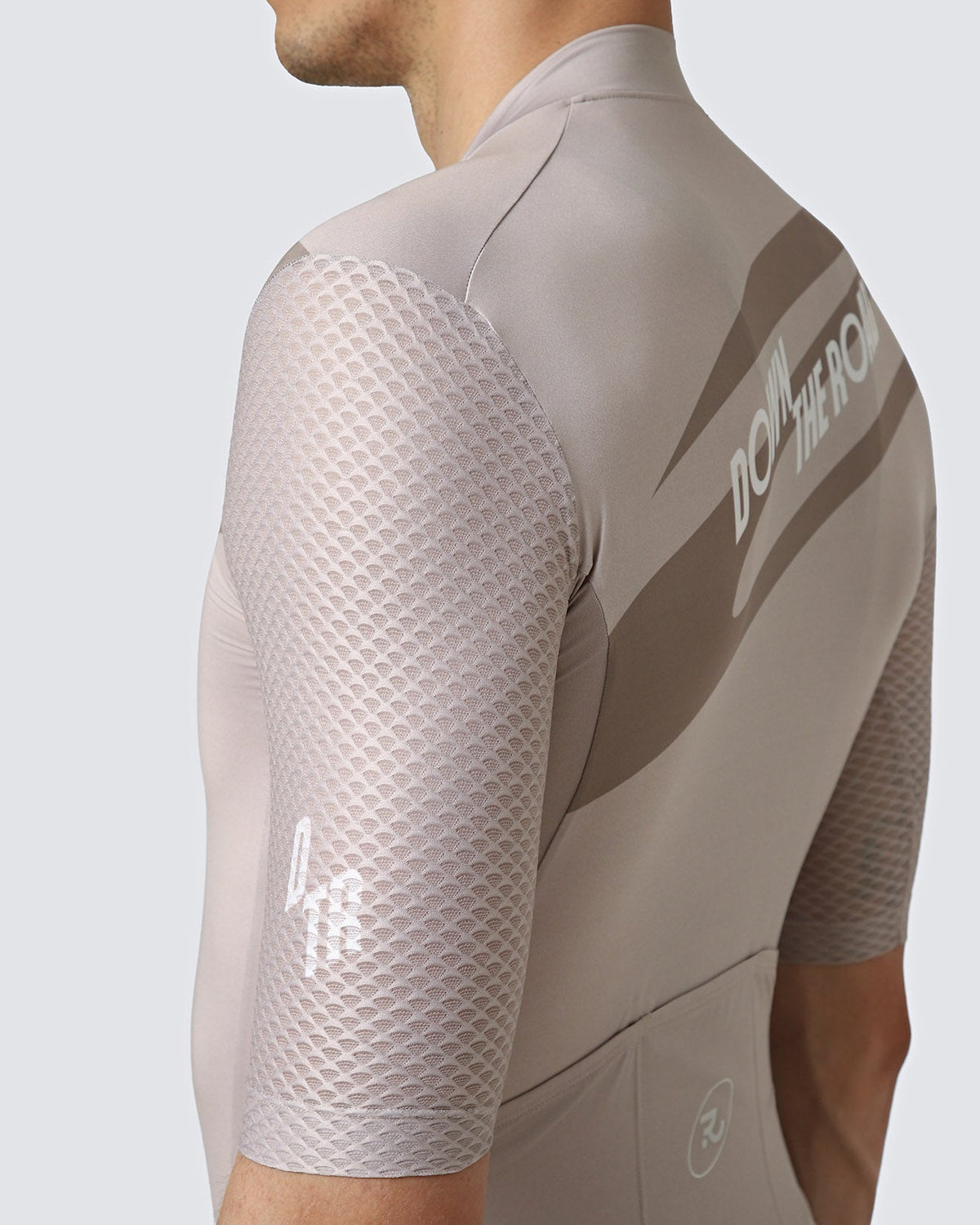 Men's Motion cycling jersey in Dune Brown, sleeve detail